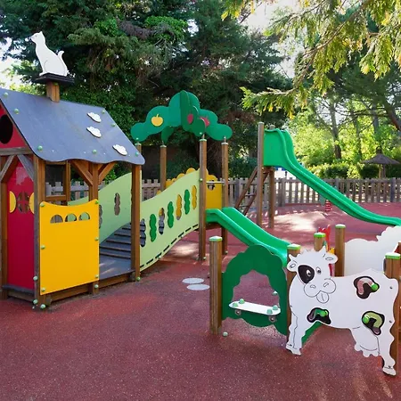 Sowell Family Les Amandiers Üdülőközpont 4*