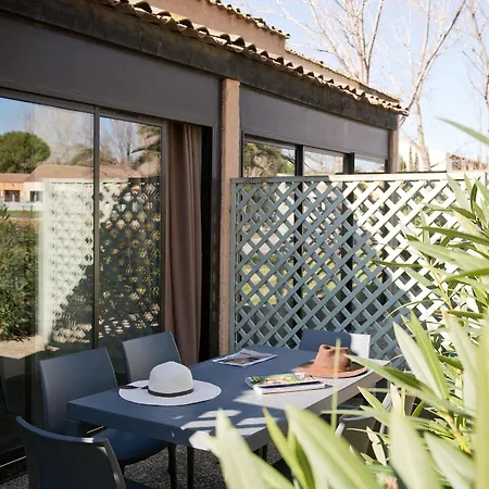Sowell Family Les Amandiers 4* Arles
